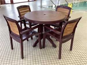 Round Plastic Table & 4 Chairs