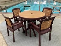 Grosfillex Plastic Table & 4 Chairs