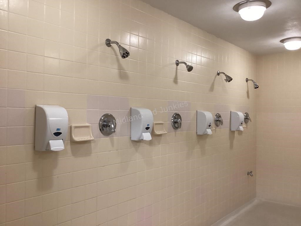 8 Deb Soap Dispensers