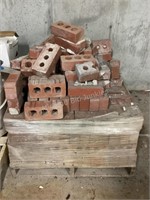 Pallet MCM Red Brick