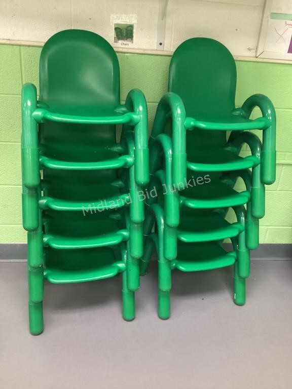 10 Base Line Green Plastic Kids Chairs