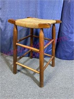 Vintage 24in stool (caned top)
