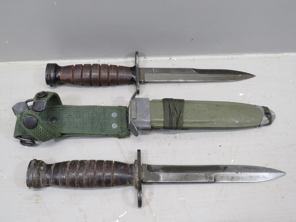 (2) US M4 Bayonets and Scabbards – guards marked