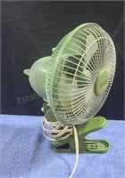 2-speed oscillating clamp on fan.