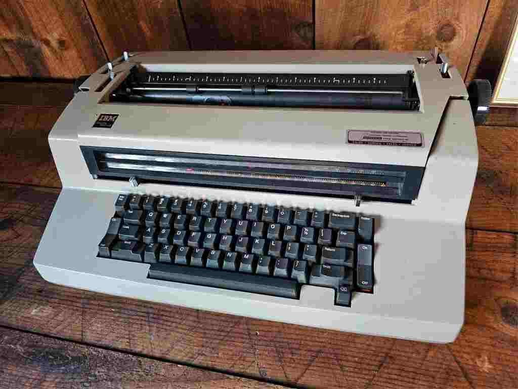 Vintage IBM Correcting Electric III Typewriter