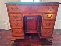 19th C American Chippendale Kneehole Desk