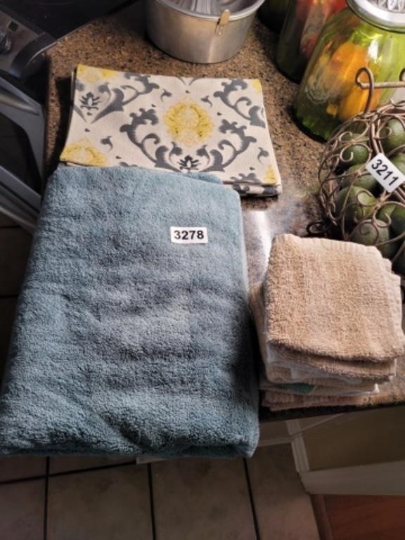 TABLE RUNNER, TOWEL AND WASH RAGS D