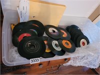 TOTE OF 45s WITH NO SLEEVES BR1