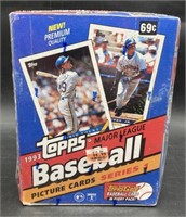 (D) Topps 1993 sealed wax box baseball packs 36ct