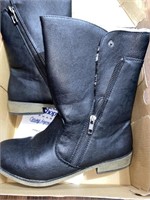 Boots-Size 8