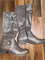 Boots-Size 8