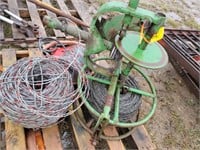 Pallet barbed wire w/ winder