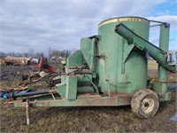 John Deere 700 mix mill