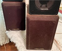 Vintage Pair of Realistic Audio Speakers