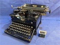 Antique Royal Manual Typewriter Made In USA