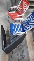 2 Folding Lawn Chairs & Adjustable Table