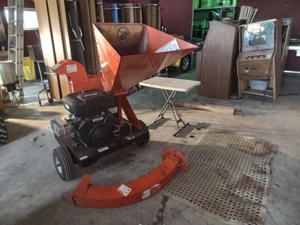 DR wood chipper with 18hp Vanguard motor