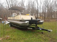 1988 25 ft. Pontoon boat, Crest brand, 9.9