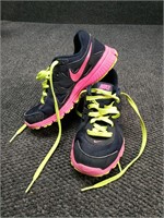 Nike Revolution 2 women's shoes, size 6.5 US