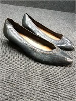 Vintage Revelations women's shoes, size 9W US