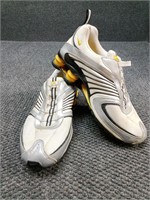 Vintage Nike Livestrong shoes, size 6Y