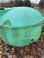 1000 tank w/ lid and on/off valve, good condition