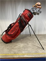 Pioneers gold bag with full set of irons and