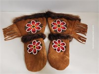 New Condition Beaded Fur Trimmed Suede Mitt's Wow!