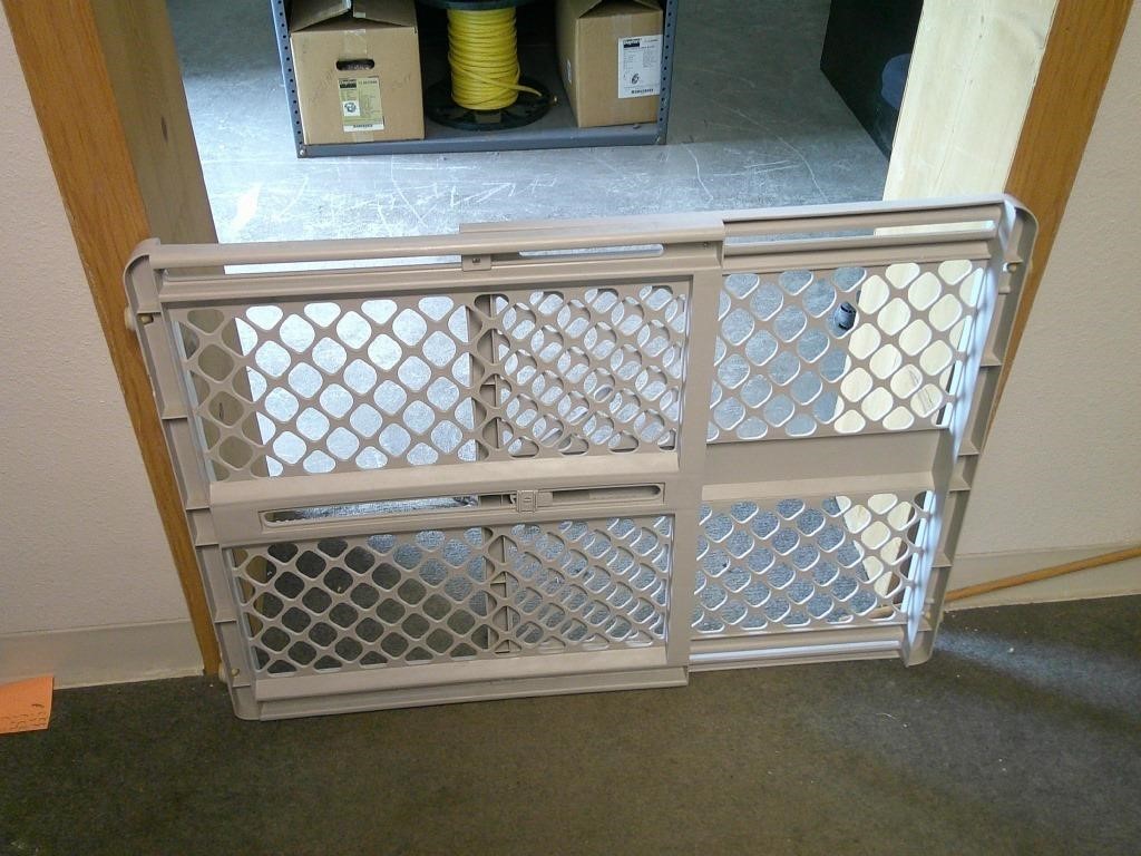 child or pet gate