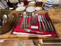 LOT OF SILVERPLATED FLATWARE
