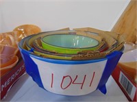 FIRE KING COLORED MIXING BOWL SET