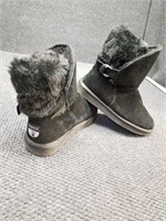 Pawz by BearPaw women's boots, size 8