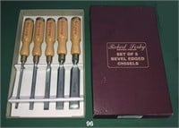 Set of 5 ROBERT SORBY bevel-edge chisels with orig