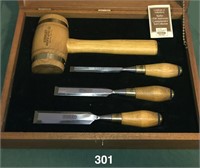 Stanley 150th Anniversary mallet & chisel set in o