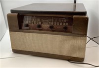 VINTAGE PACKARD BELL MODEL 661 RADIO/VINYL PLAYER