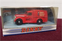 Dinky Toys / 1948 Comer & CWT Van
