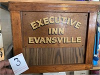 Excutive Inn Evansville Podiom