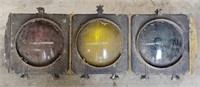 Vtg. 3 Light Heavy Traffic Signal (31"×10"×6.5")