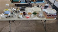 Lot of assorted kitchen items