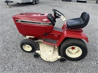 International Cub Cadet 682 Lawn Tractor