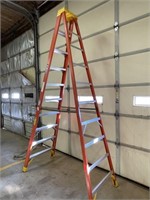 10' Werner Fiberglass Step Ladder