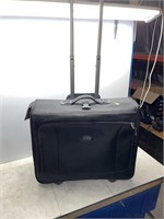 Pathfinder luggage bag on wheels
