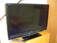 Sony Bravia 40 inch Flatscreen TV w/Remote