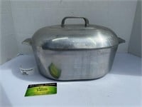 Wagnerware Roaster pan