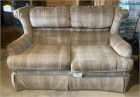 Benchcraft 2 Seater Sofa, 5’ x 34” x 3’ *Buyer