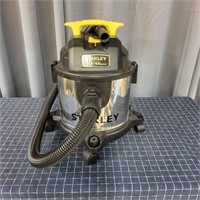 E3 Stanley Vacuum 4 Gallon 4 HP