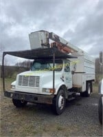 2000 INTERNATIONAL 4700 W/ VERSALIFT AERIAL BUCKET