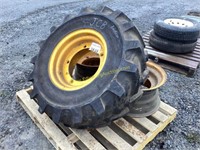 E2. Jcb backhoe tire and rims 335/80R18