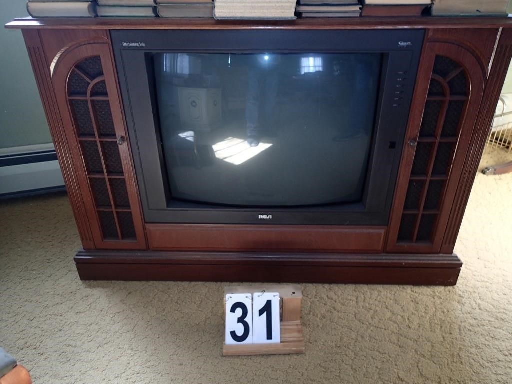 Older RCA Console TV (Powers On)