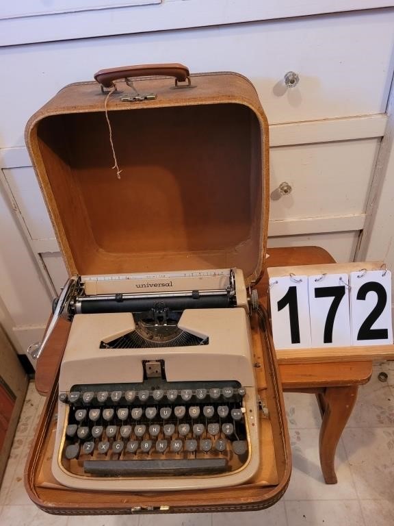 Universal Manual Typewriter